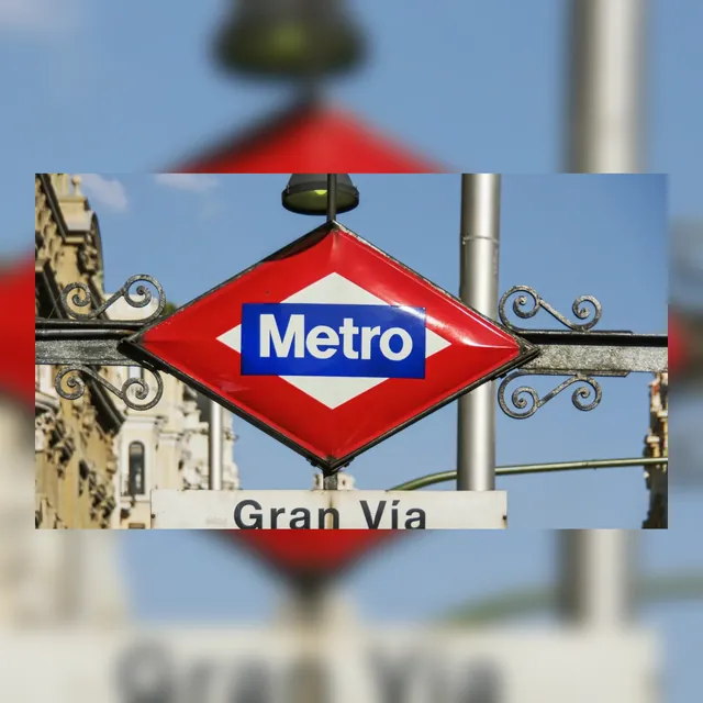 Gran Vía Madrid 附近的地铁入口