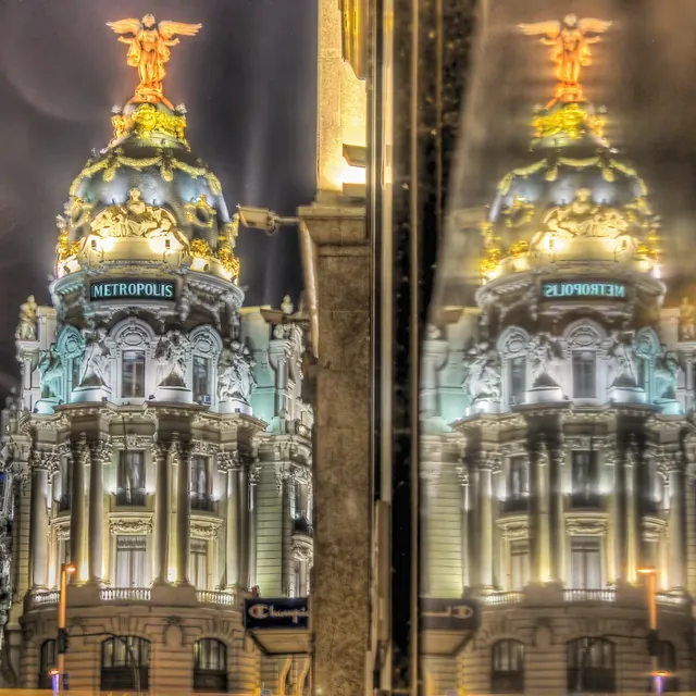 距离 Desengaño 14 几步之遥的 Gran Vía Madrid